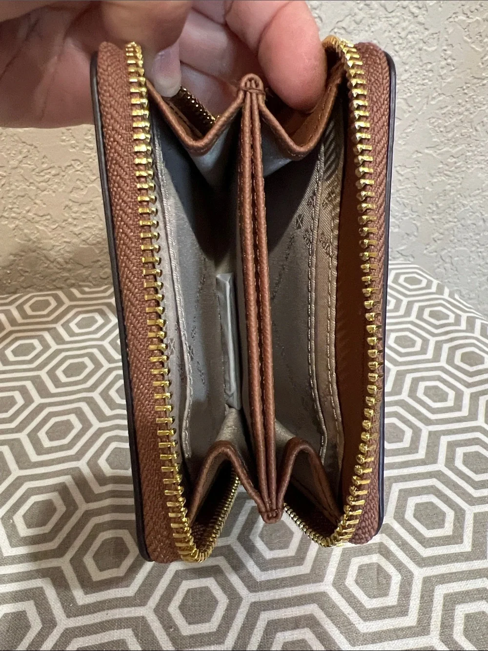 MICHAEL Michael Kors compact zip